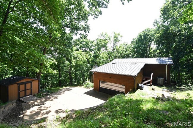Building Photo - 903 Strecker Rd