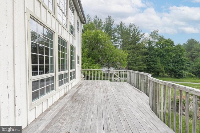 Building Photo - 6054 Honey Hollow Rd
