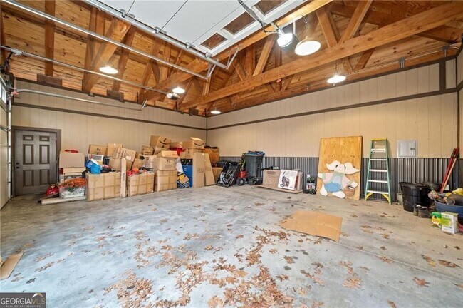 Building Photo - 5281 Laurel Ln