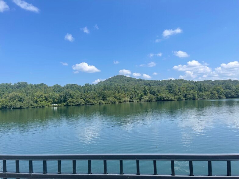 Building Photo - 121 Arcadia Ln