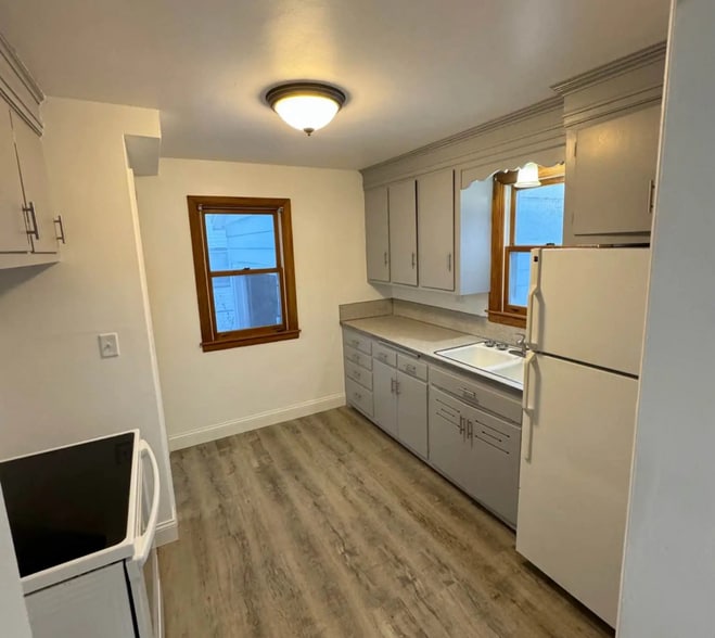 Building Photo - 1006 N 1st Ave