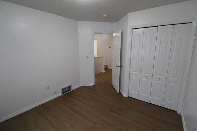 Building Photo - 3922 E Siskin Ln