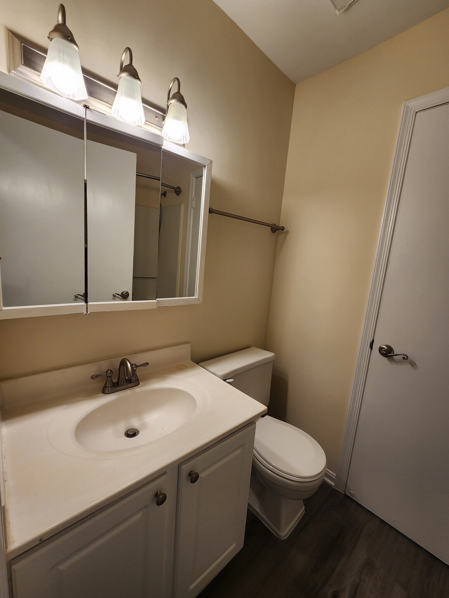 Building Photo - 18336 Streamside Dr