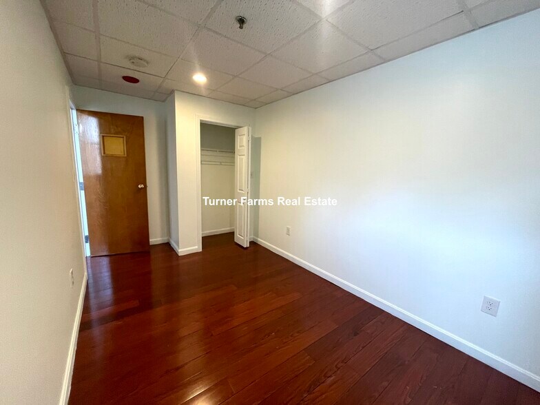 Building Photo - 72 Kneeland St