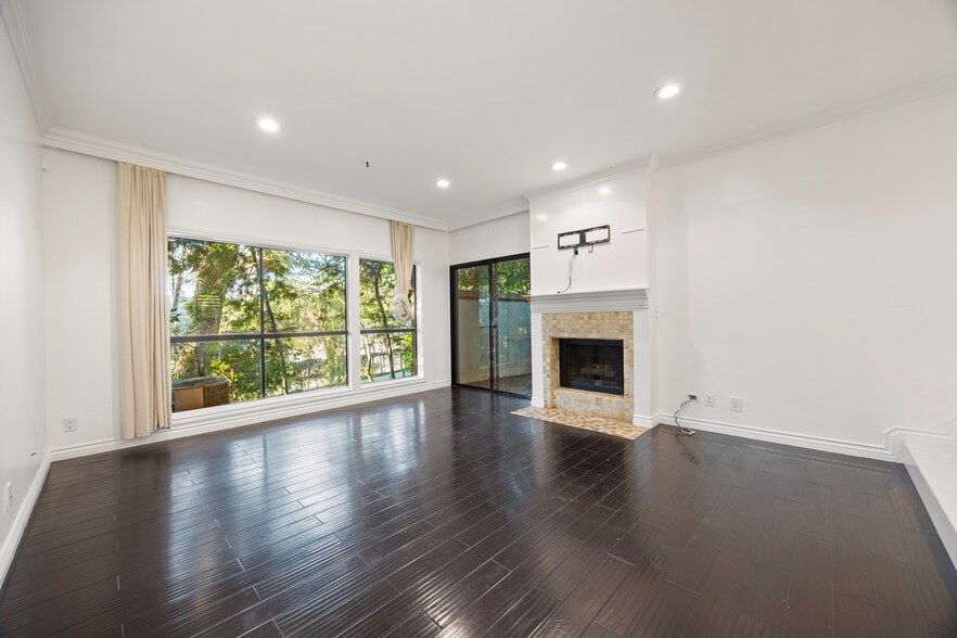 Building Photo - 20 Sea Island Dr