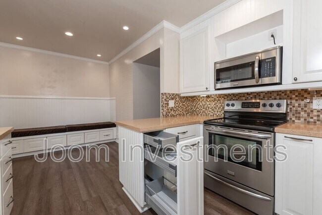 Building Photo - 444 S Los Robles Ave