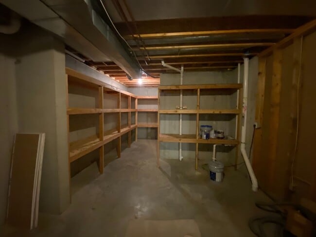 Building Photo - Wonderful Fox Chase home with fantastic spacious floor plan.