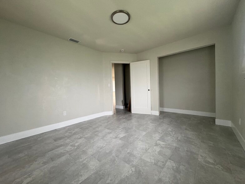 rear bedroom - 49 Timber Trl