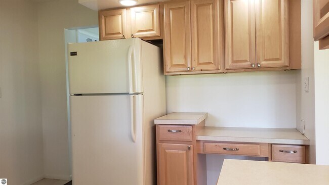 Building Photo - 213 Fairlane Dr
