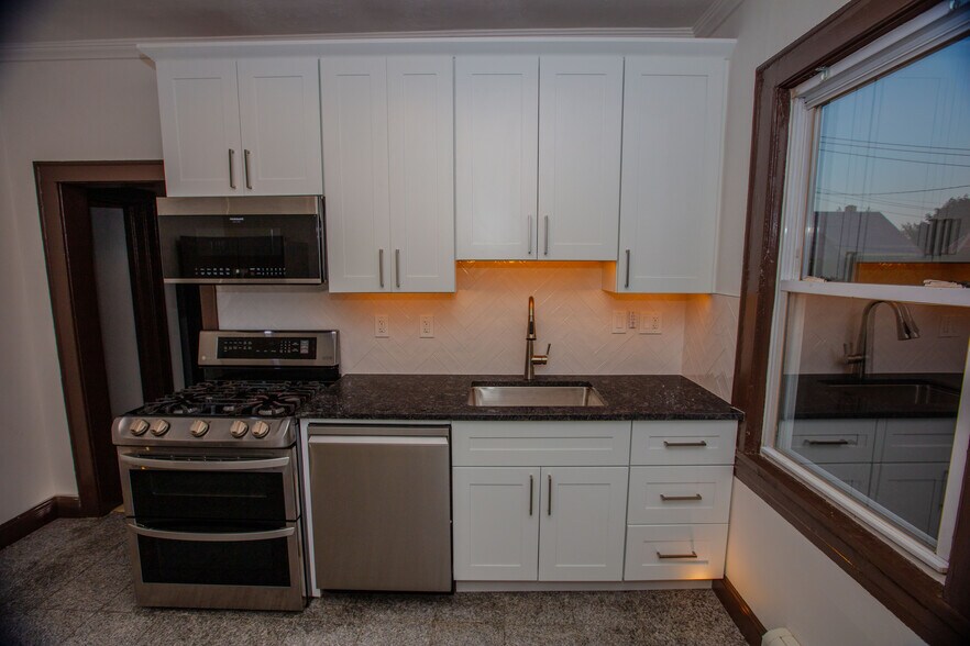 Building Photo - 86 Edgewood Ave