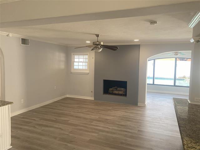 Building Photo - 821 Arrowhead Dr