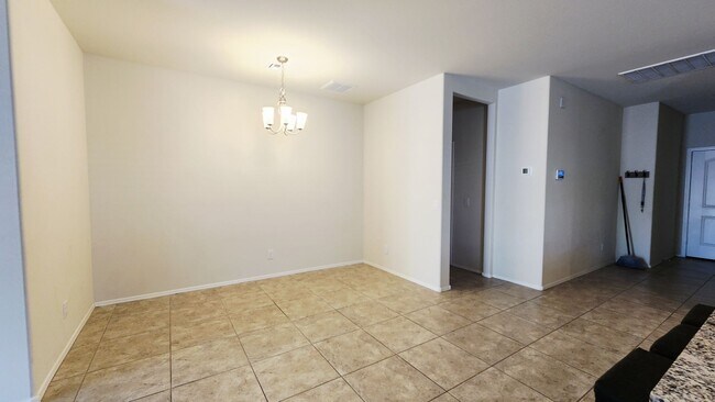 Building Photo - 3 bed in Casa Grande!