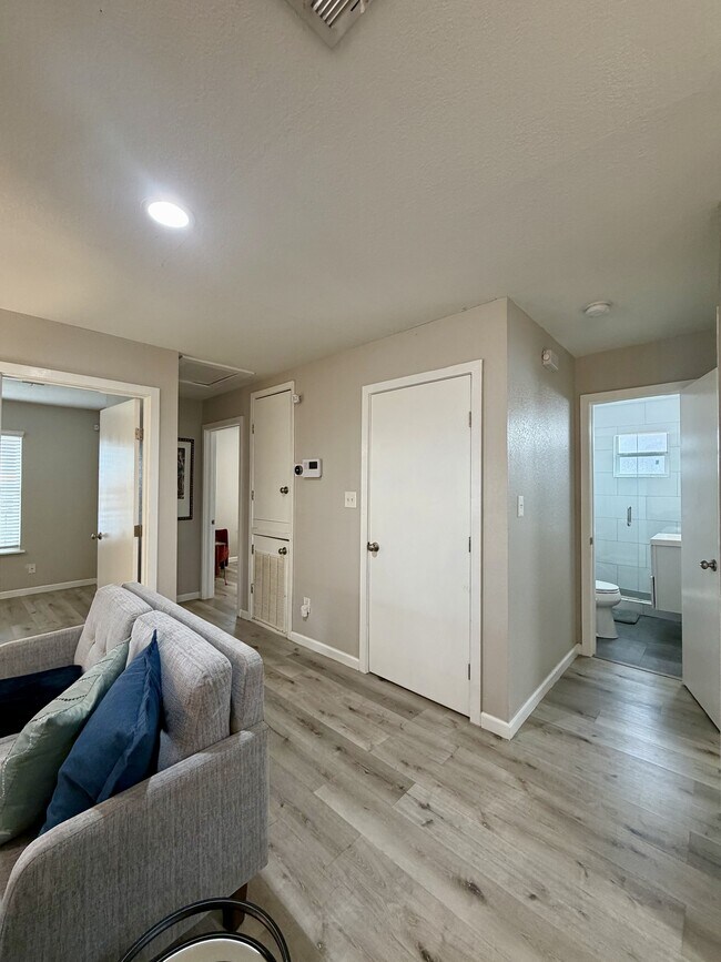 Building Photo - 514 Martin Luther King Dr