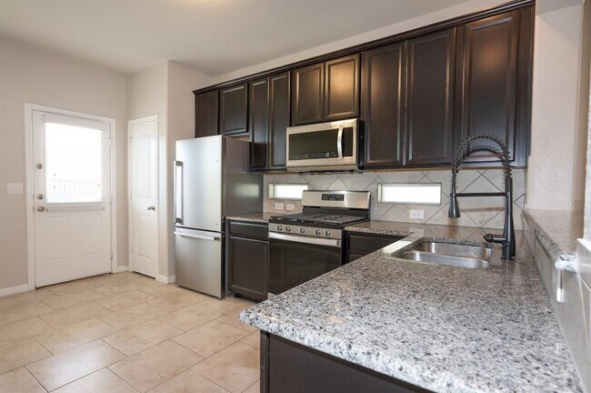 Building Photo - 415 Epiphany Ln