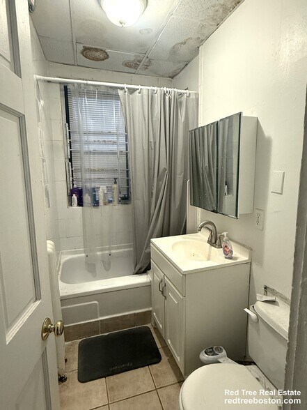 Building Photo - 238 Hemenway St