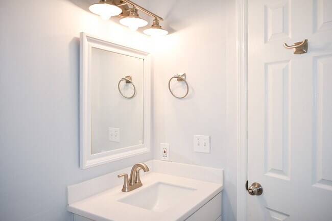 Building Photo - Beautiful two, bedroom two bath Condo in Little River