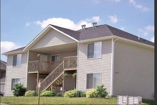 Building Photo - Regal Townhomes