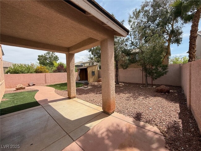 Building Photo - 10793 Wallflower Ave
