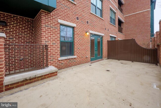 Building Photo - 2101 N Monroe St