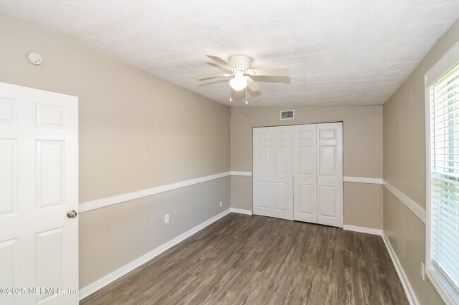 Building Photo - 780 Le Brun Dr