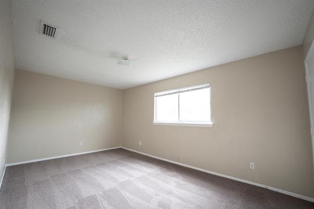 Building Photo - 710 Pyramid Dr