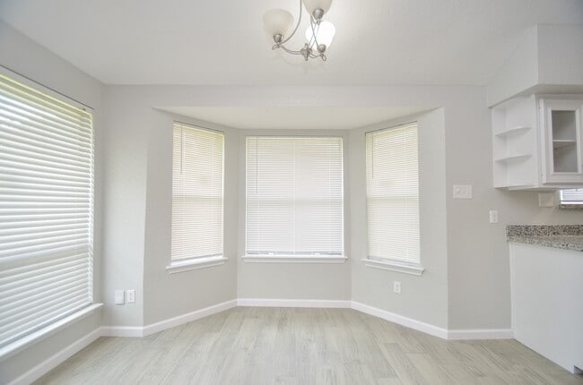 Building Photo - 2607 Harvest Moon Dr