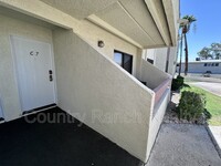 Building Photo - 441 Moser Ave