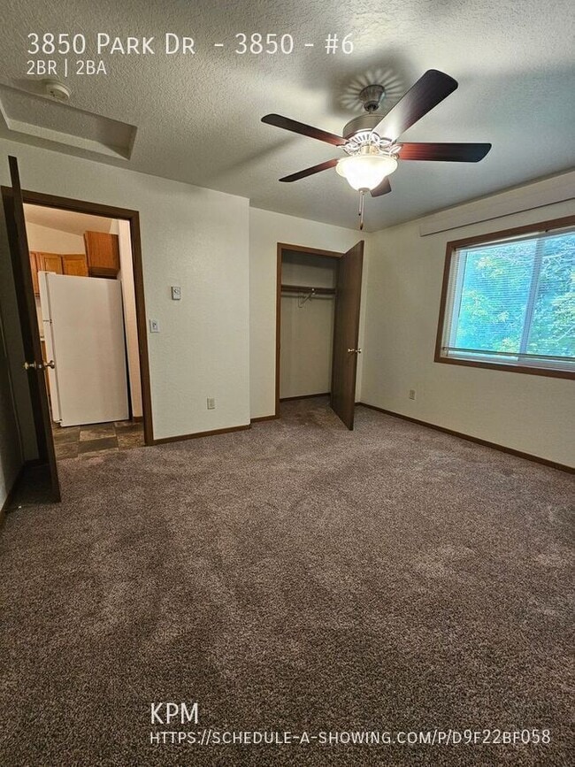 Building Photo - 3850 Park Dr