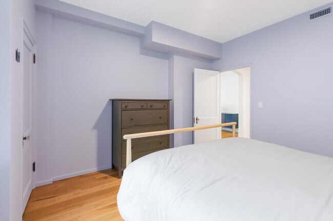 Building Photo - 1525 N Front St