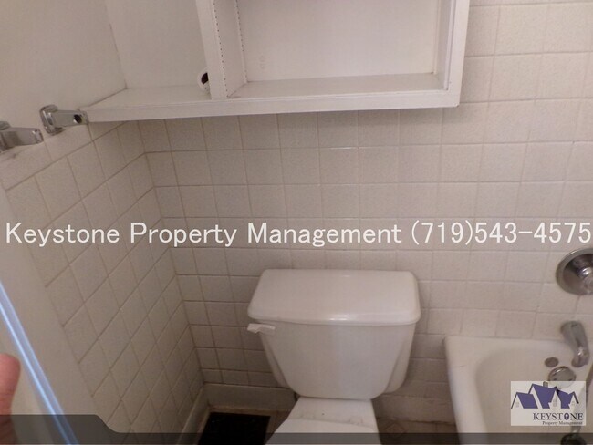 Building Photo - 1117 E 3rd St