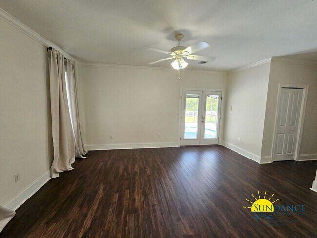Building Photo - 360 Tradewinds Dr