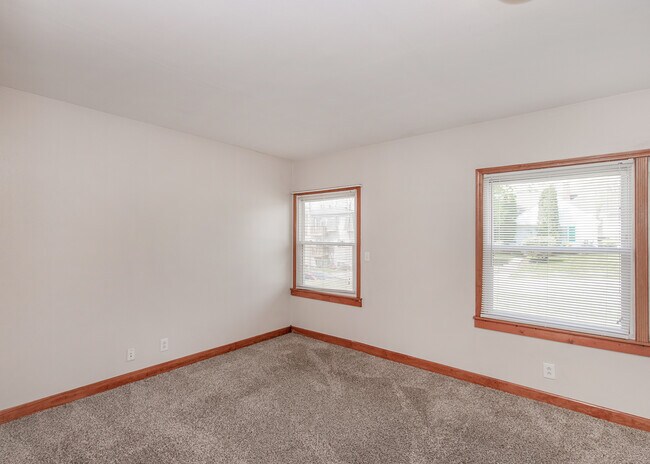 Building Photo - 537 23rd St