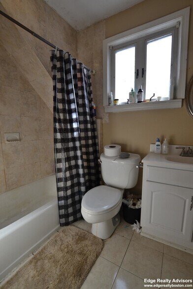 Building Photo - 70 Arlington St