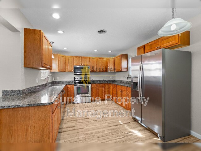 Building Photo - 3701 Teakwood Dr