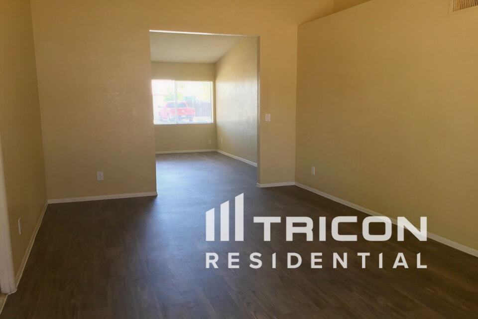 Building Photo - 10710 W Sells Dr