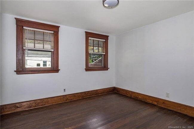 Building Photo - 18 Graves Ave