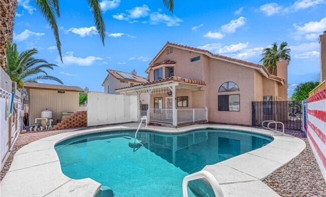 Building Photo - STUNNING 4 BEDROOM 3 BATH, 2 STORY HOME WI...