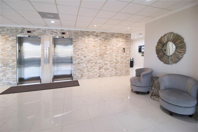 Building Photo - 2017 S Ocean Dr