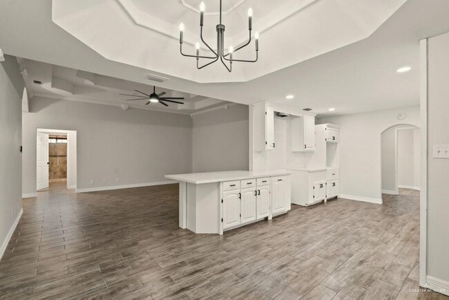 Building Photo - 413 S Los Cerritos Cir