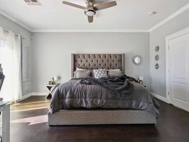 Building Photo - 7733 W Southgate Ave