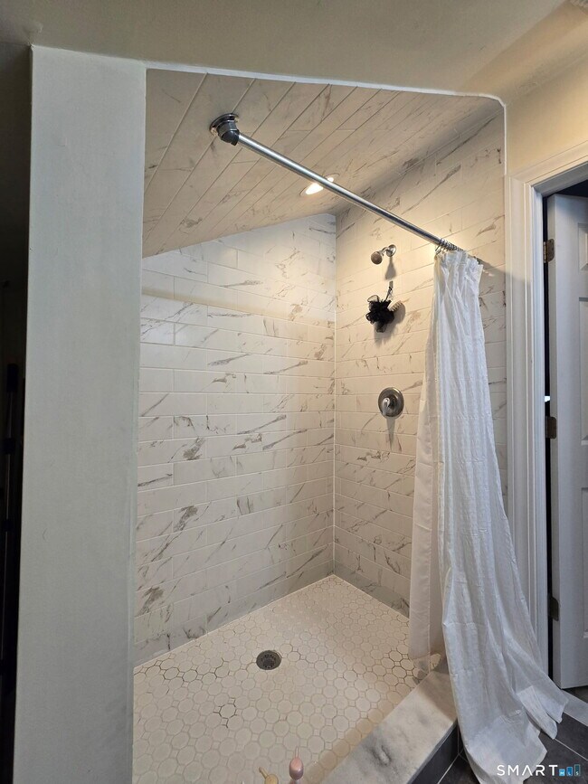 Building Photo - 79 Seaview Ave