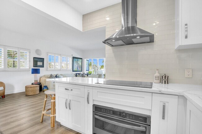 Building Photo - 2850 S Ocean Blvd