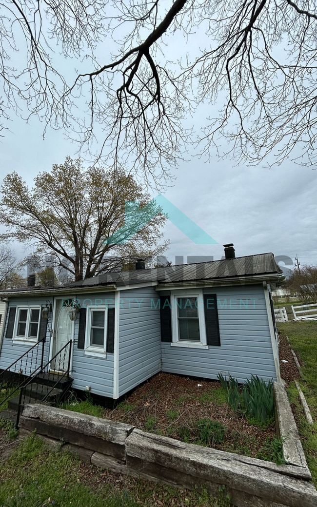 Primary Photo - 715 3rd Ave