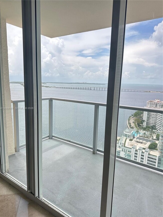Building Photo - 1155 Brickell Bay Dr