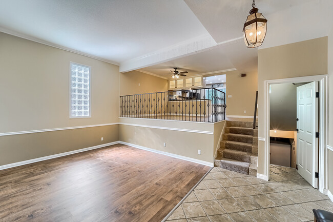 Livingroom split level to open dining area - 6256 Shoup Ave