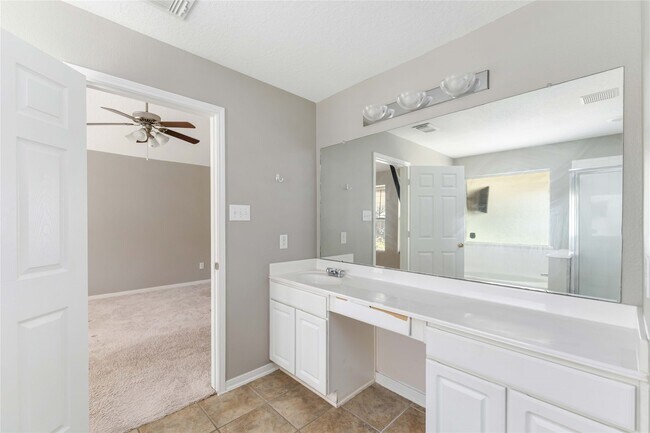 Building Photo - 12106 Landsdown Ridge Way