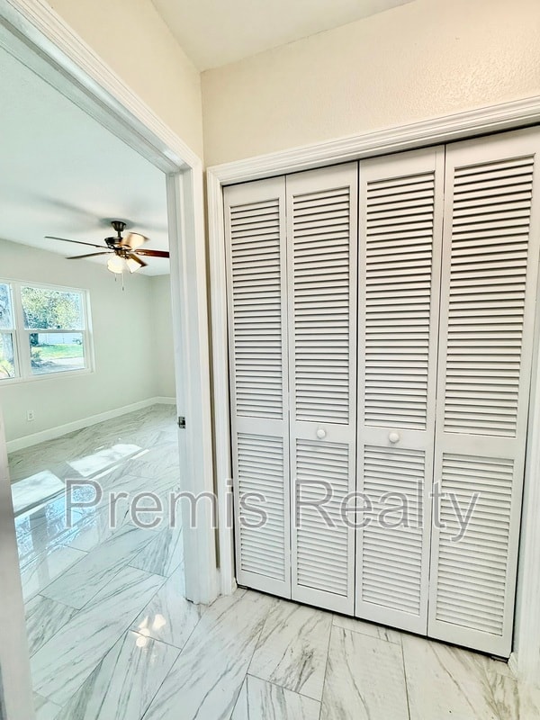 Building Photo - 2014 Pinehurst Dr