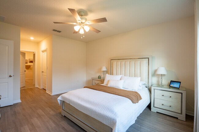 Building Photo - 5230 Bracks Landing Dr