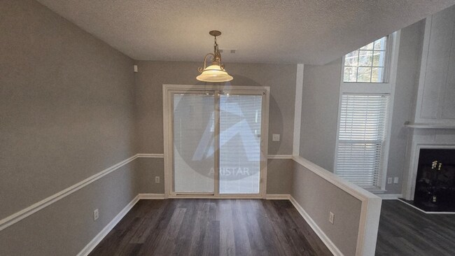 Building Photo - 2106 Clearvista Dr NW