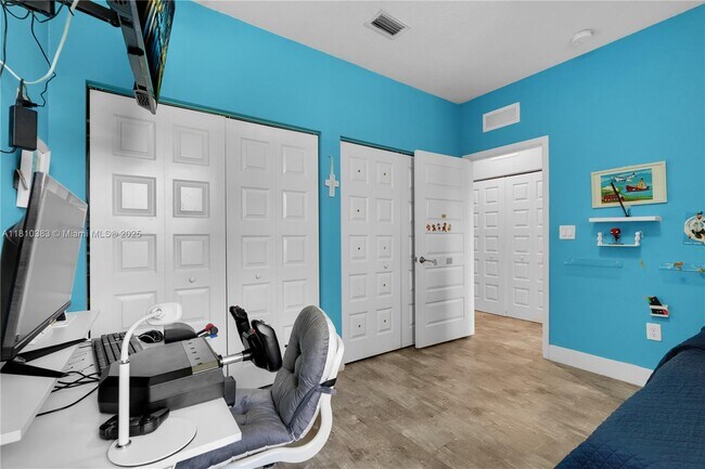 Building Photo - 10463 NW 79th St